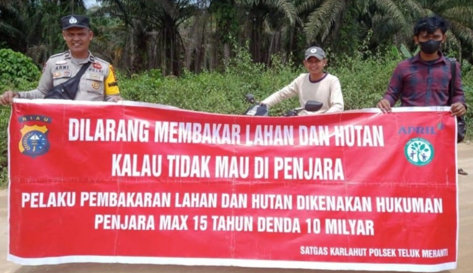 Personil Polsek Teluk Meranti Lakukan Patroli dan Sosialisasi Cegah Karhutla